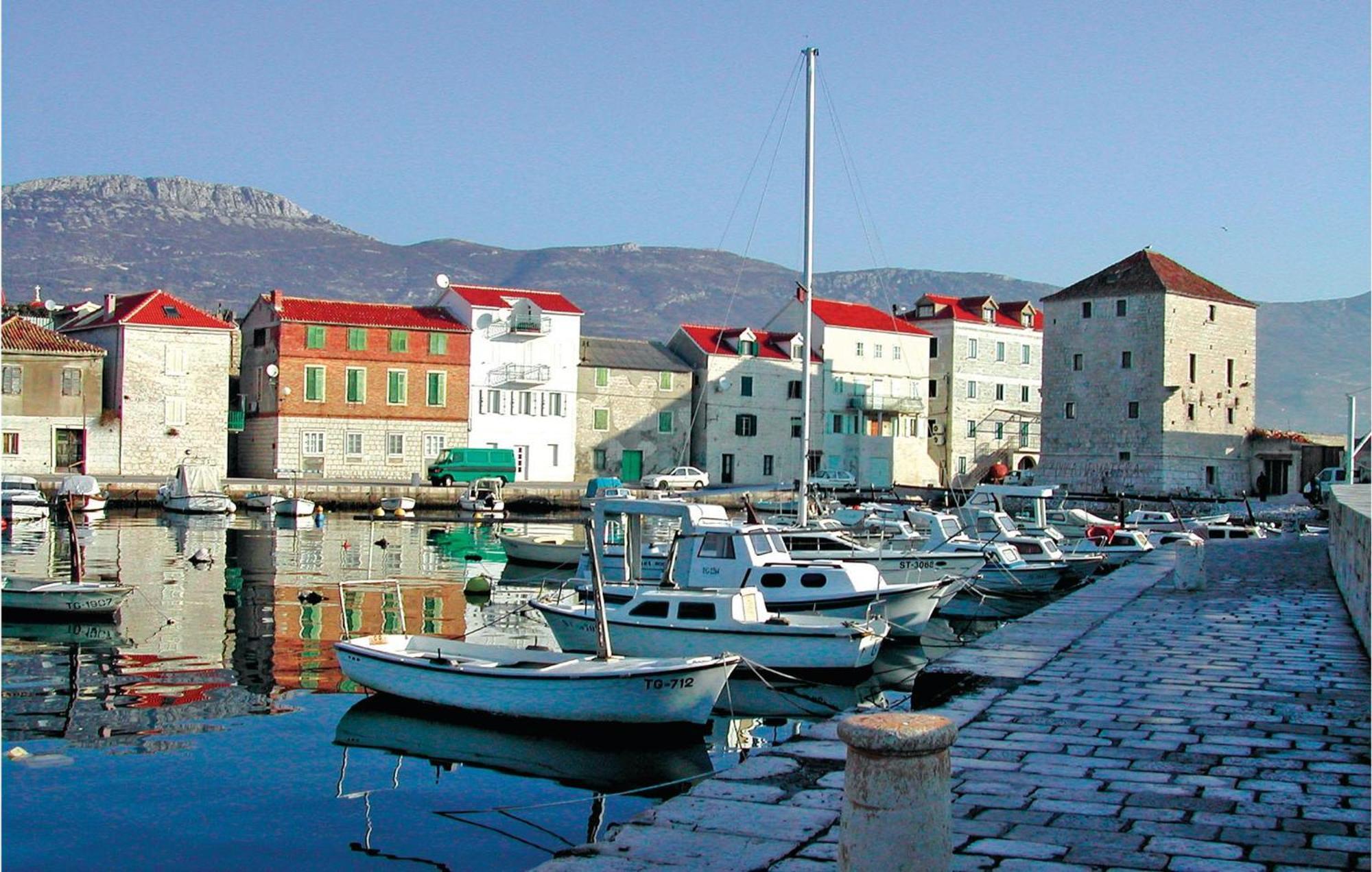 Amazing Apartment In Kastel Novi With Wifi Kaštela Kültér fotó